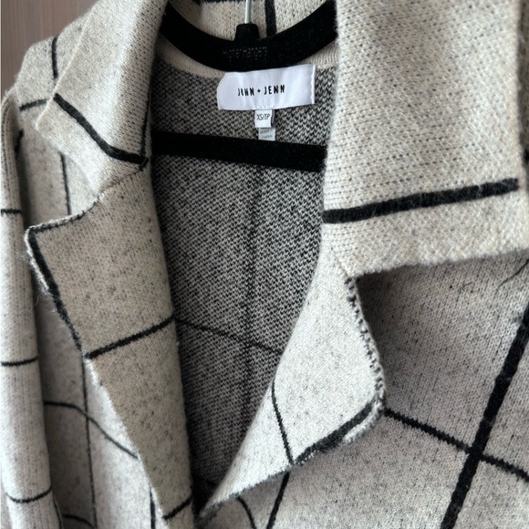 Evereve John + Jenn Black and White Plaid Coatigan / Long Cardigan - Picture 2 of 12